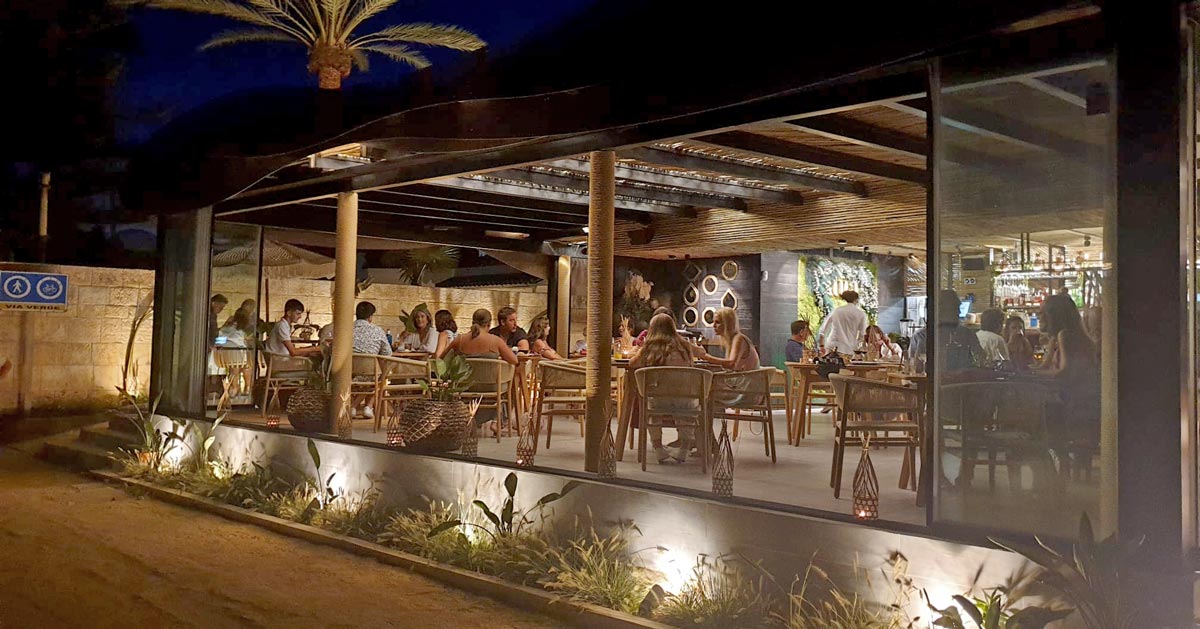 Aua Playa Marbella restaurant view from outside