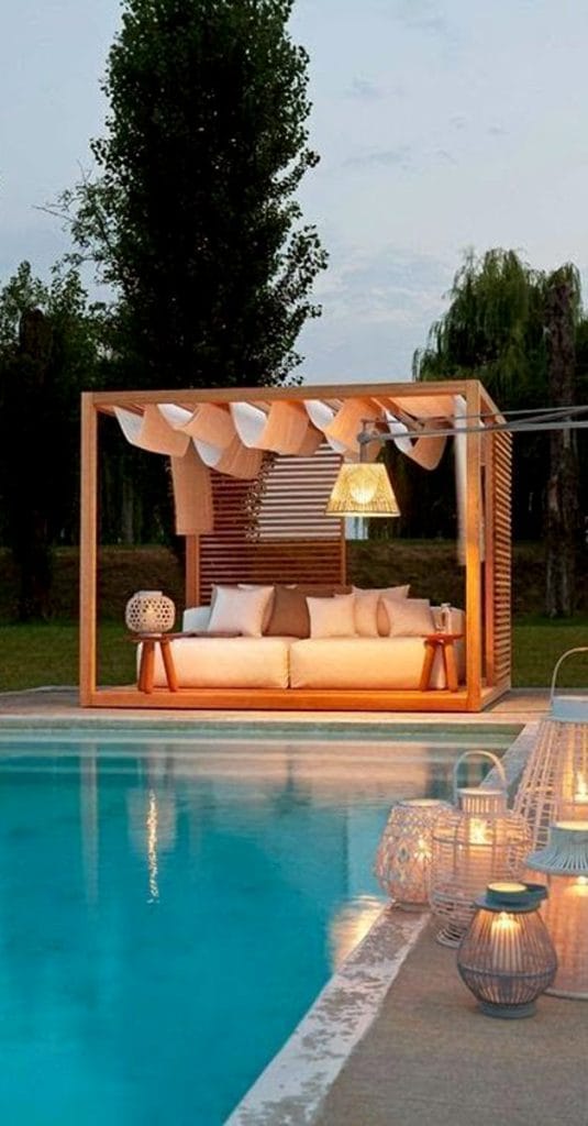 Outdoor timber daybed