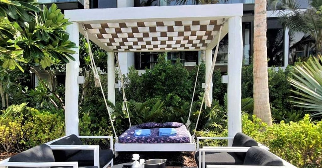 Whitewash swinging daybed