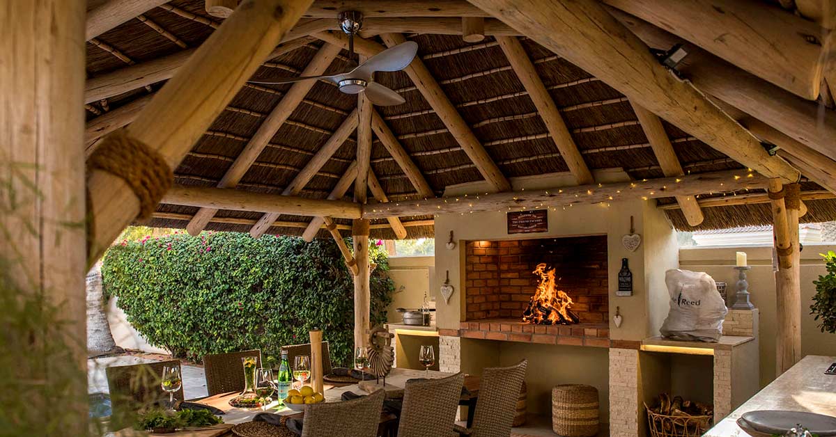 Cape Reed Thatched Gazebo with Outdoor Seating