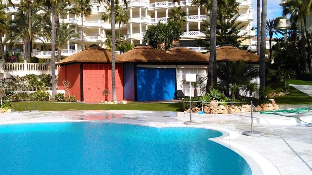Las Dunas Park vestuario junco africano piscina Las Dunas Park vestuario junco africano piscina