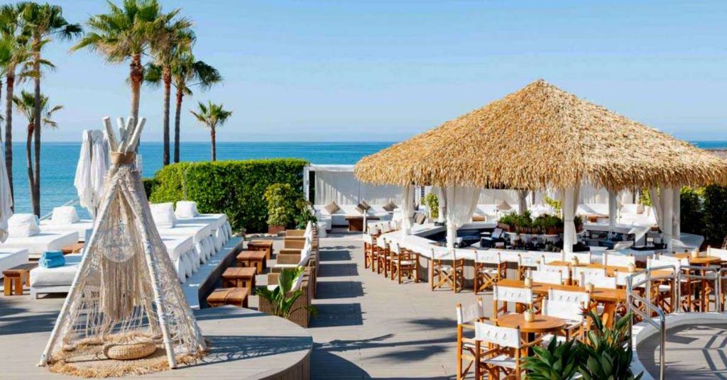 cape-reed-synthetic-thatch-nikki-beach-marbella-pool-bar Cape Reed synthetic thatch Nikki Beach Marbella pool bar