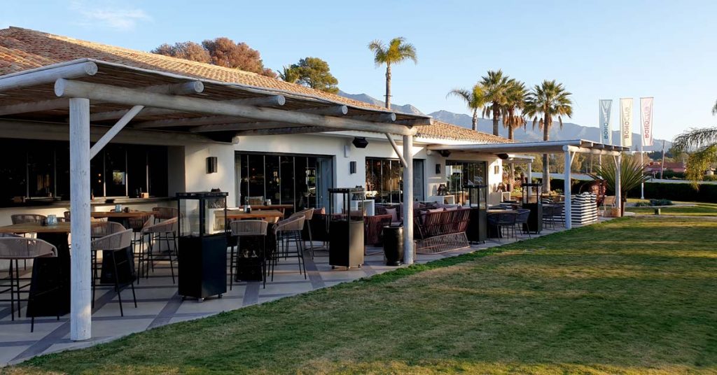 cape-reed-blog-boho-club-marbella-restaurant-timber-pergola