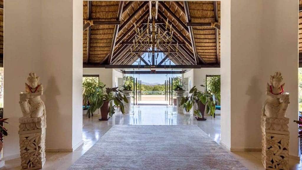 proyectos-comercial-shanti-som-well-being-retreat-junco-africano-dos-aguas-entrada-interior