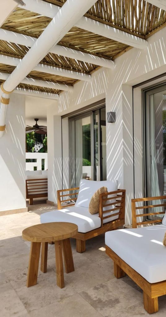 white-washed-pergola-over-seating-area