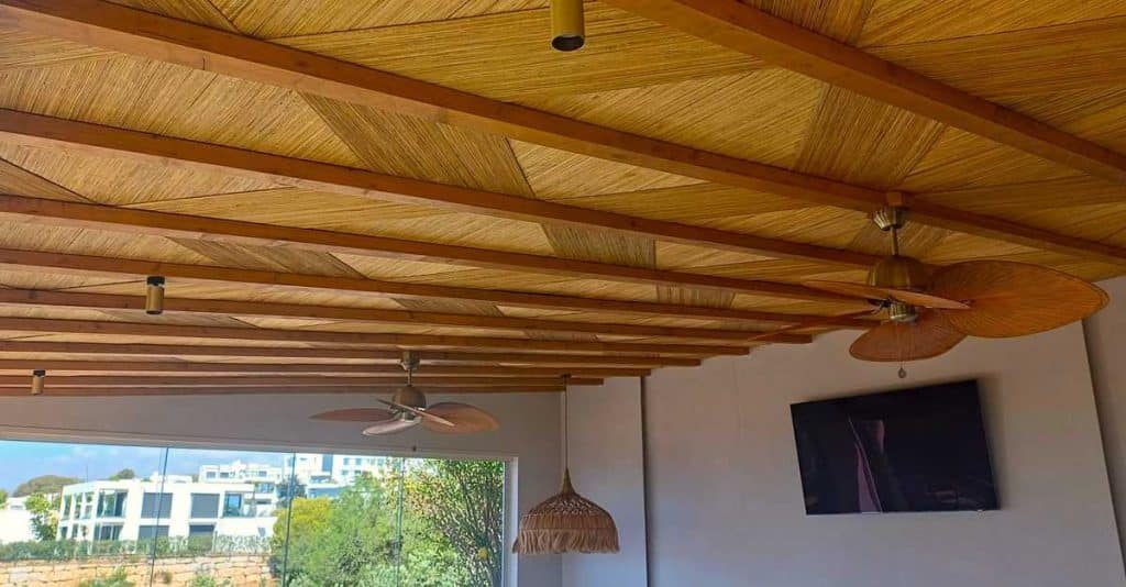 Carrizo roof interior at LUMA Restaurante in Marbella